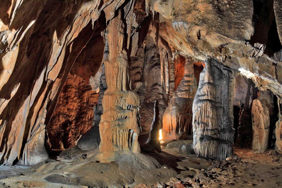 Entdecken Sie Cerovac Caves